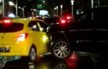 Aksi Anarkis Pengemudi Toyota Fortuner