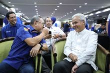 Potret Zilkifli Hasan dan Ganjar Pranowo saat Rakornas Partai PAN.(Twitter/Foto)