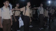 Potret Anak-anak Sekolah di NTT Masuk jam 5 Pagi WITA. (detik.com/Foto)