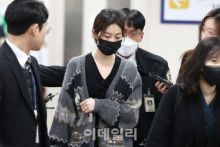 Potret Kim Sae Ron Untuk pertama kalinya, ia tampil di hadapan publik 10 bulan sejak kejadian tersebut. (Twitter/Foto)