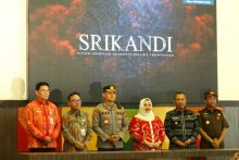 Bupati Kasmarni dan Fotkopimda saat lounching Srikandi