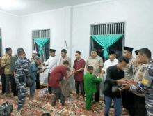 Pemberian santunan kepada anak yatim