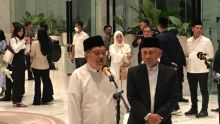 Mantan Wakil Presiden RI Jusuf Kalla (JK) membeberkan isi pembicaraan saat datang ke acara buka puasa bersama Partai Nasdem, Sabtu, 25 Maret 2023. Sumber: Tribunnews.com