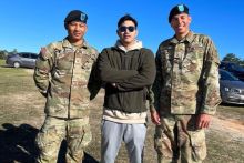 Ternyata Segini Gaji Benaia (Photo Sebelah Kiri, Pemuda Asal Kendari yang Lulus Tentara AS. (Jakarta.com/Foto)