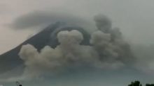 Gunung Merapi Luncurkan Awan Panas