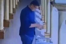 Pelaku Tempel QRIS Palsu