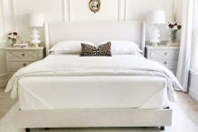 7 Barang yang Perlu Diletakkan di Meja Nakas 