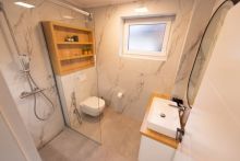 5 Tips Menata Kamar Mandi Kecil agar Tak Berantakan 