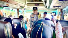 Irjen Iqbal menemui pemudik di dalam bus yang ikut dalam arus balik yang disiapkan jajarannya