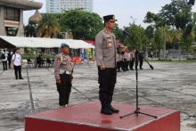 Kapolresta Pekanbaru pimpin apel pengamanan Mayday, Senin pagi.