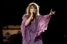 Matty Healy Hadiri Konser Taylor Swift Saat Dirumorkan Tengah Berkencan. (People/Foto)