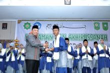 Hafal Alquran 20 Juz, Muhamad Hafizh Muttaqin Dapat Hadiah Dari Wabup Husni