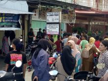 Warga berbondong bondong mendatangi dikejadian perkara