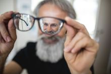 Rutin Konsumsi 3 Makanan Ini Agar Penglihatan Lebih Tajam