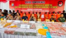 Sebanyak 169 Kg Sabu dan 11.750 butir Pil Ekstasi serta Uang 3 Miliar lebih disita Polisi dari 10 tersangka