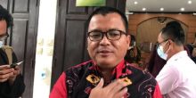 Ketua Pimpinan Pusat Koalisi Ganjar Bersatu bidang Politik, Ridwan Darmawan meminta pihak berwajib untuk segera menjalankan fungsinya terhada Denny Indrayana. Sumber: kompas.com