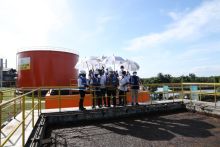 Caption : Jajaran Direksi PTPN V saat meninjau instalasi pembangkit tenaga biogas (PTBg) unit pabrik kelapa sawit Sei Pagar beberapa waktu lalu. Keberadaan PTBg merupakan implementasi dari sertifikasi RSPO yang tahun ini berhasil 100 persen dipenuhi PTPN V dalam upaya melaksanakan program dekarbonis