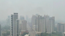 Pihak berwenang Kesehatan Masyarakat Toronto mengatakan bahwa Manajemen Darurat Toronto sedang memantau dampak kualitas udara yang buruk /Twitter