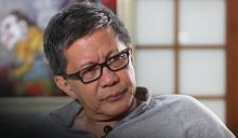 Rocky Gerung soal JIS: Seolah Anies Tak Sempurna, Jadi Disempurnakan Dulu. (Twitter/Foto)