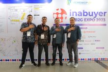 Caption : KUB Rumbio Jaya Steel, UKM Binaan PTPN V yang menjadi salah satu peserta INABUYER B2BG2G Expo 2023 di Jakarta. Dalam kegiatan pameran akbar yang diikuti lebih dari 200 peserta baik pelaku usaha maupun instansi tersebut, UKM Rumbio Jaya Steel turut berbagi pengalaman dalam mengembangkan usa