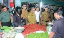 Staf Ahli Bupati Saat Sidak Pasar Terubuk