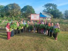 _Caption: Taman Gizi IKBI PTPN V Sei Rokan kembali diaktifkan sebagai langkah untuk pemenuhan nutrisi keluarga serta bagian mendukung program pemerintah memerangi stunting. Beragam jenis tanaman sayuran tumbuh subur di Taman Gizi yang berlokasi di sekitar perumahan karyawan Sei Rokan, Kabupaten Roka