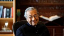 Eks PM Malaysia Mahathir Mohamad Dibawa ke RS, Alami Infeksi  
