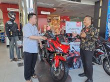 Banjir Program Menarik, PT. Capella Dinamik Nusantara Mempermudah Konsumen Beli Motor Baru