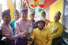 Pembayaran melalui QRIS BRK Syariah di Samsat Drive Thru Gajah Mada Pekanbaru