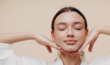  Tips Ala Dokter Kecantikan Biar Kulit Tetap Glowing Meski Kena Polusi