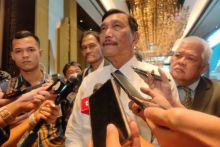 Luhut: Jokowi Minta Pemprov DKI Tambah Insentif Kendaraan Listrik. (Gatra/Foto)