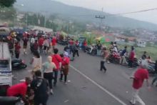 Ngeri! Truk Tangki Air Libas Pesta Karnaval 17-an di Mojokerto, 3 orang Tewas. (TikTok/Foto)