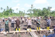 Keetua DPRD Siak Apresiasi Polres Siak Tanam 3500 Bibit Pohon Guna Penghijauan