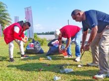 Hari Lingkungan Hidup se-Dunia 2023, RAPP dan DLH Bersih-bersih Sampah Plastik