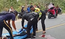 Korban saat dievakuasi unit Lantas polres Bengkalis