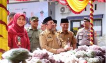 Bustami HY saat menghadiri pangan murah di rupat utara