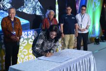 _Penandatanganan komitmen bersama GCG dan SMAP antara PT Pertamina Hulu Rokan dengan mitra kerja kegiatan Vendor Day 2023 di Pekanbaru, Rabu (4/10/2023). PHR juga mendorong mitra kerja menciptakan perusahaan dan sistem kerja yang bersih, berintegritas, bebas kolusi, korupsi dan nepotisme._
