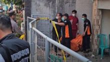 Seorang Pria dan Balita Tewas Membusuk dalam Rumah di Koja, Istri Ditemukan Lemas. (X/Foto)