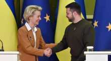 Presiden Ukraina Volodymyr Zelensky dan Ketua Komisi Uni Eropa Ursula von der Leyen /AFP