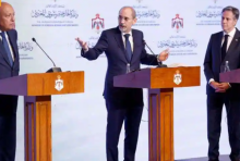 Menteri Luar Negeri AS Antony Blinken (kanan), Menteri Luar Negeri Mesir Sameh Shoukry (kiri) dan Menteri Luar Negeri Yordania Ayman Safadi mengadakan konferensi pers, setelah pertemuan di tengah perang Israel-Hamas /Reuters