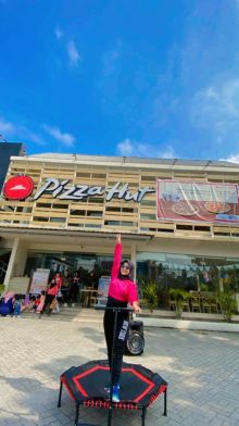 Mpie Suriani, Instruktur Trampoline Dance Fitness