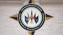 Logo Komando Eropa AS terlihat di markas besar di Stuttgart, Jerman /AFP