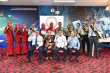 Penyerahan Award untuk Unit Kantor Terbaik dan Duta Layanan Tahun 2023