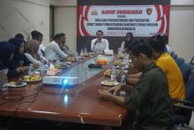 Rapat sosialisasi tata cara pemilu