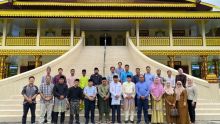 Sejumlah akademisi, tokoh adat, cendekiawan, mahasiswa turut hadir dalam kegiatan yang berlangsung di Gedung LAM Riau, Kota Pekanbaru, Senin (27/11/2023)