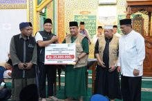 Penyerahan bantuan program kemitraan BRK Syariah