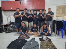Tiga tersangka kasus pencurian dan satu penadah
