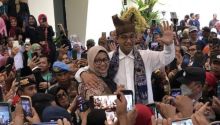 Anies Baswedan bersama istri berkampanye (net)