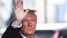 Heboh Rumor Donald Trump Kena Sifilis gegara Bercak di Tangan  