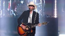 Toby Keith Meninggal usai 2 Tahun Berjuang Lawan Kanker Lambung   